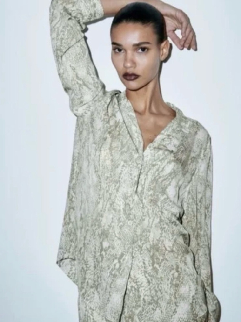 ZARA Snakeskin Blouse Button Up Long Sleeve Grey Patch Pocket Animal Shirt Large